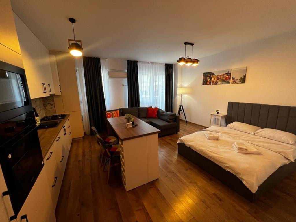 Cozy Accommodation Central City - Jászvásár Kültér fotó