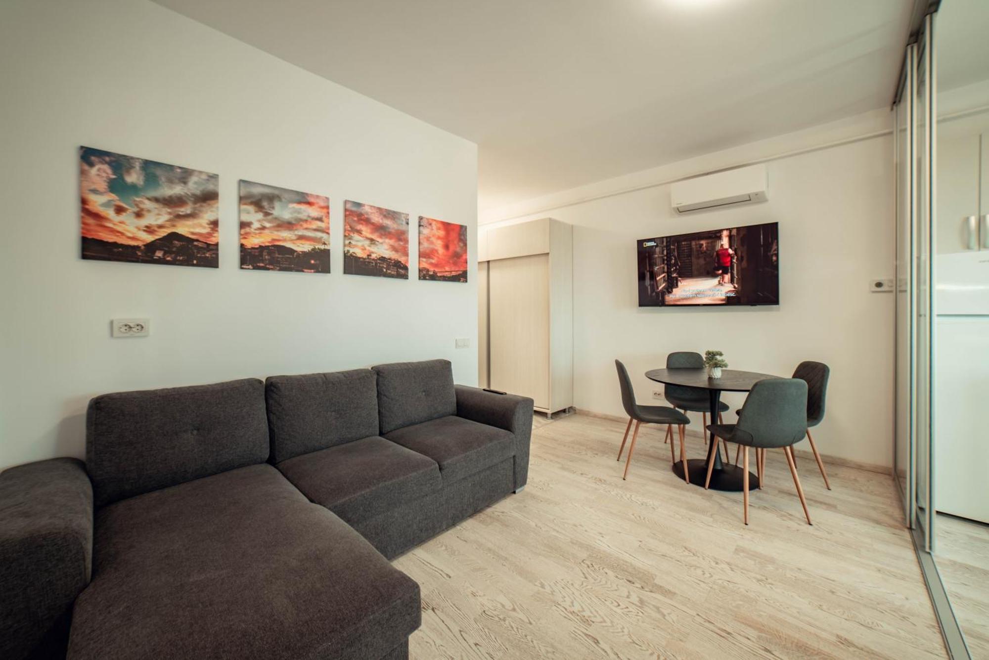 Cozy Accommodation Central City - Jászvásár Kültér fotó
